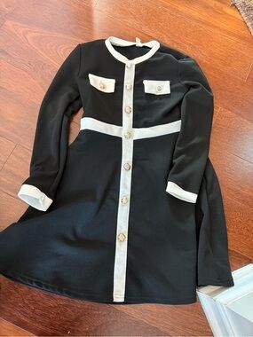 SHEIN Black and White Trim Button Detail Top